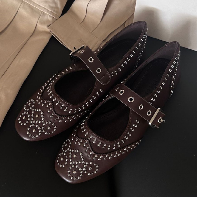 Retro Klinknagel Gesp Ontwerp  - Women'S Fashion Brands recensie en prijs