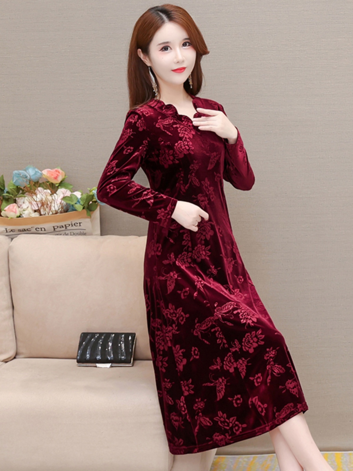 Elegante fluwelen jurk met V-h - Women Fashion Over 60 recensie en prijs
